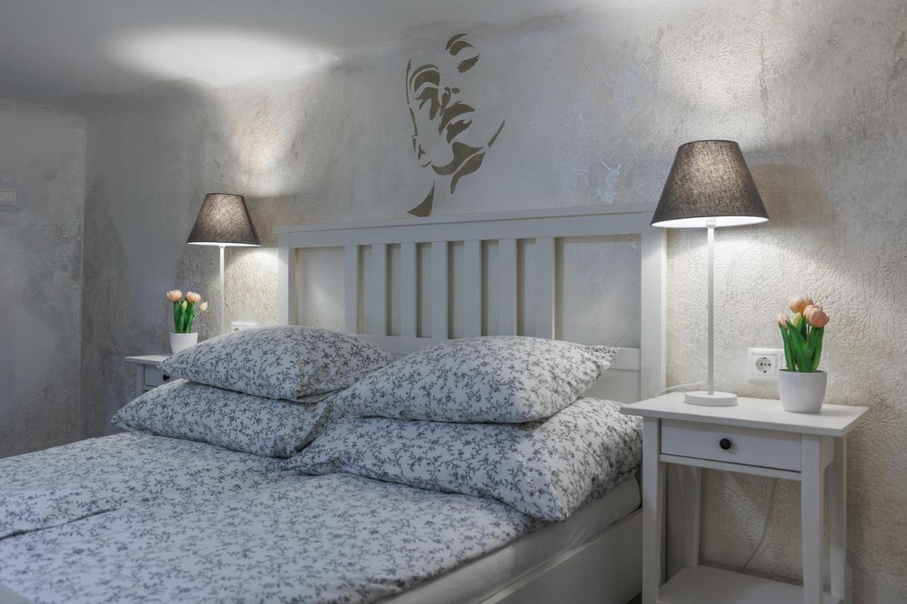 Sleek Minimalist At Inner * Budapest