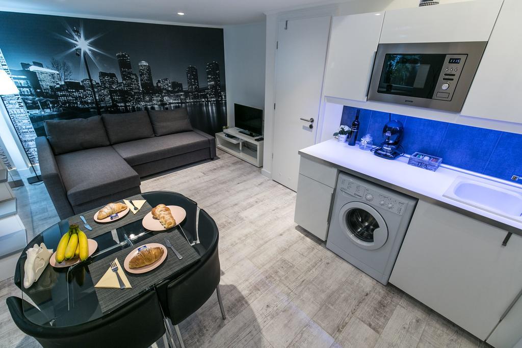 Apartment Sleek Minimalist At Inner *